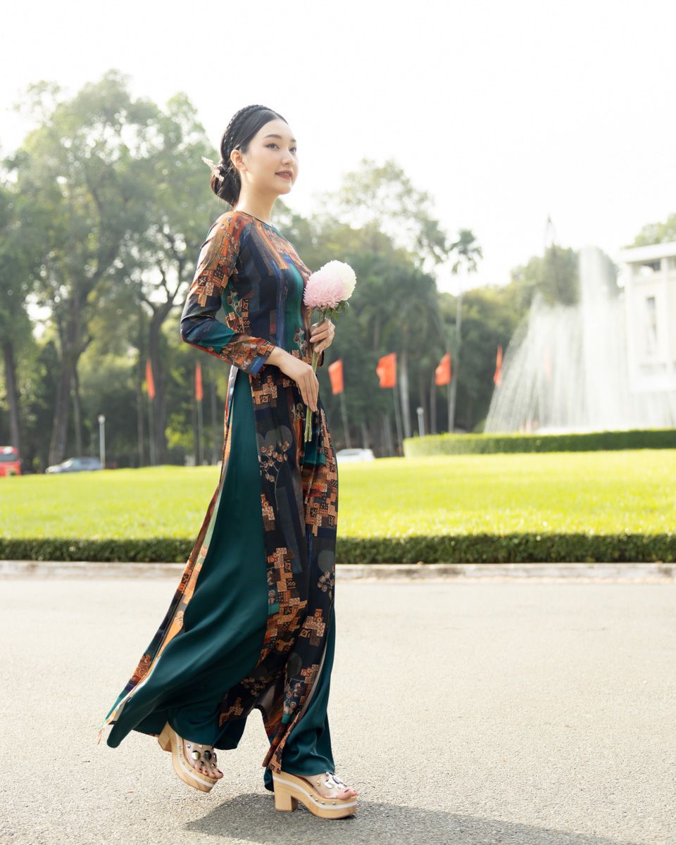 Áo Dài Lụa Xanh Gems Of Vietnam