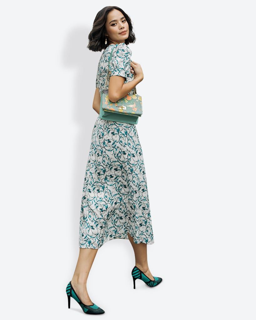 Đầm Lụa Xanh Pride