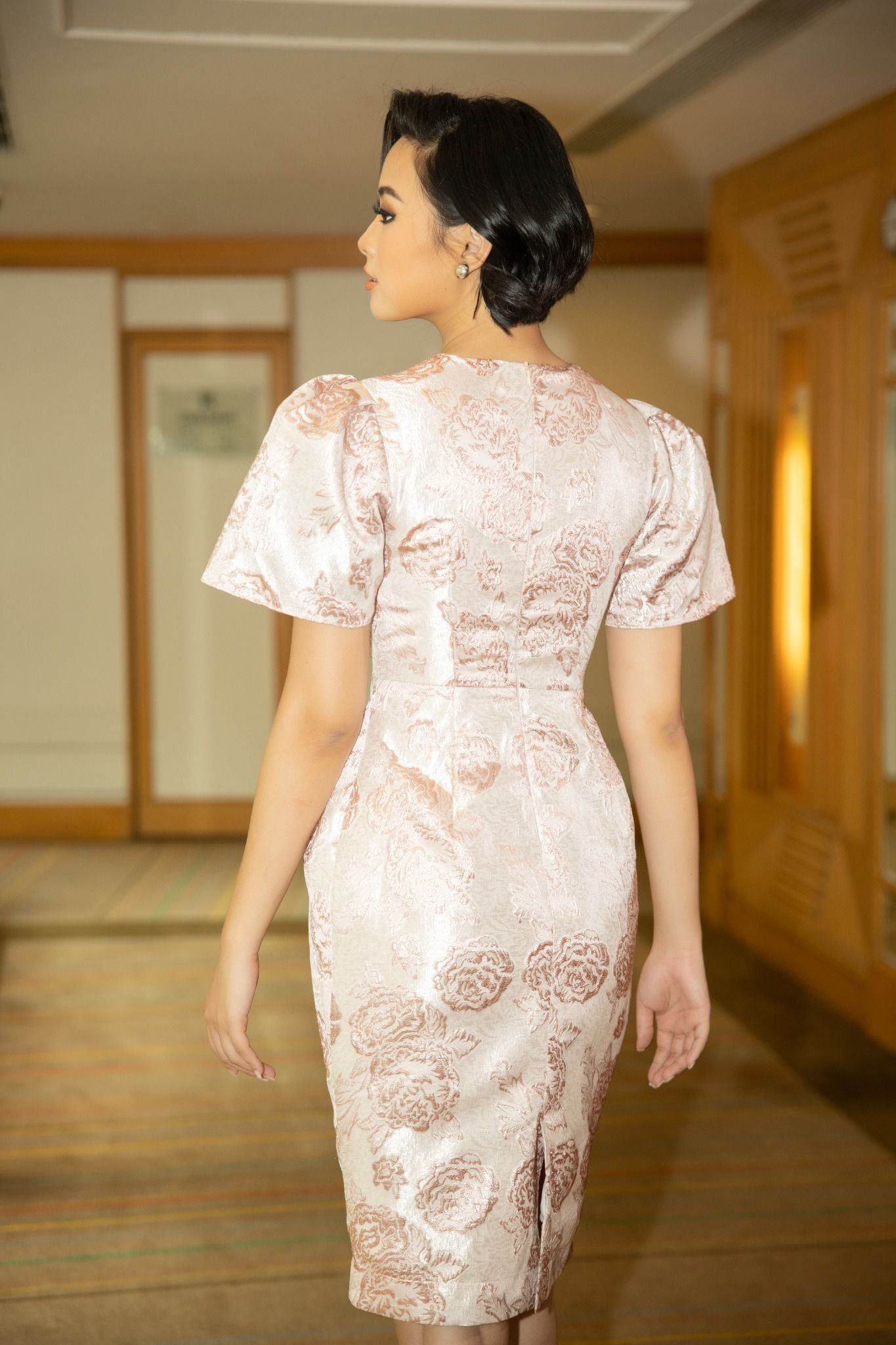 Đầm Gấm Hồng Queen Of The Night