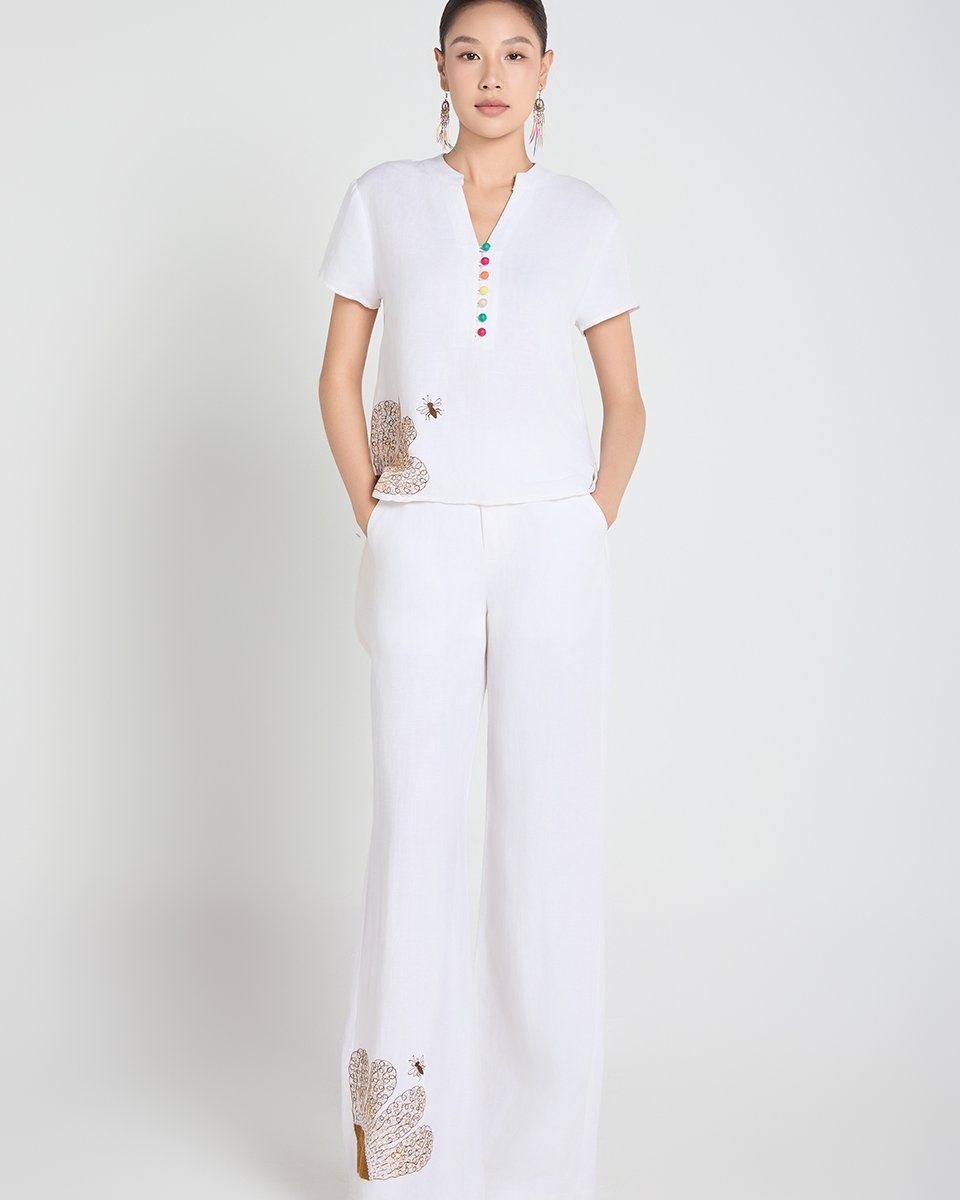 Áo Kiểu Linen Trắng Thêu A Touch Of Effortless Elegance