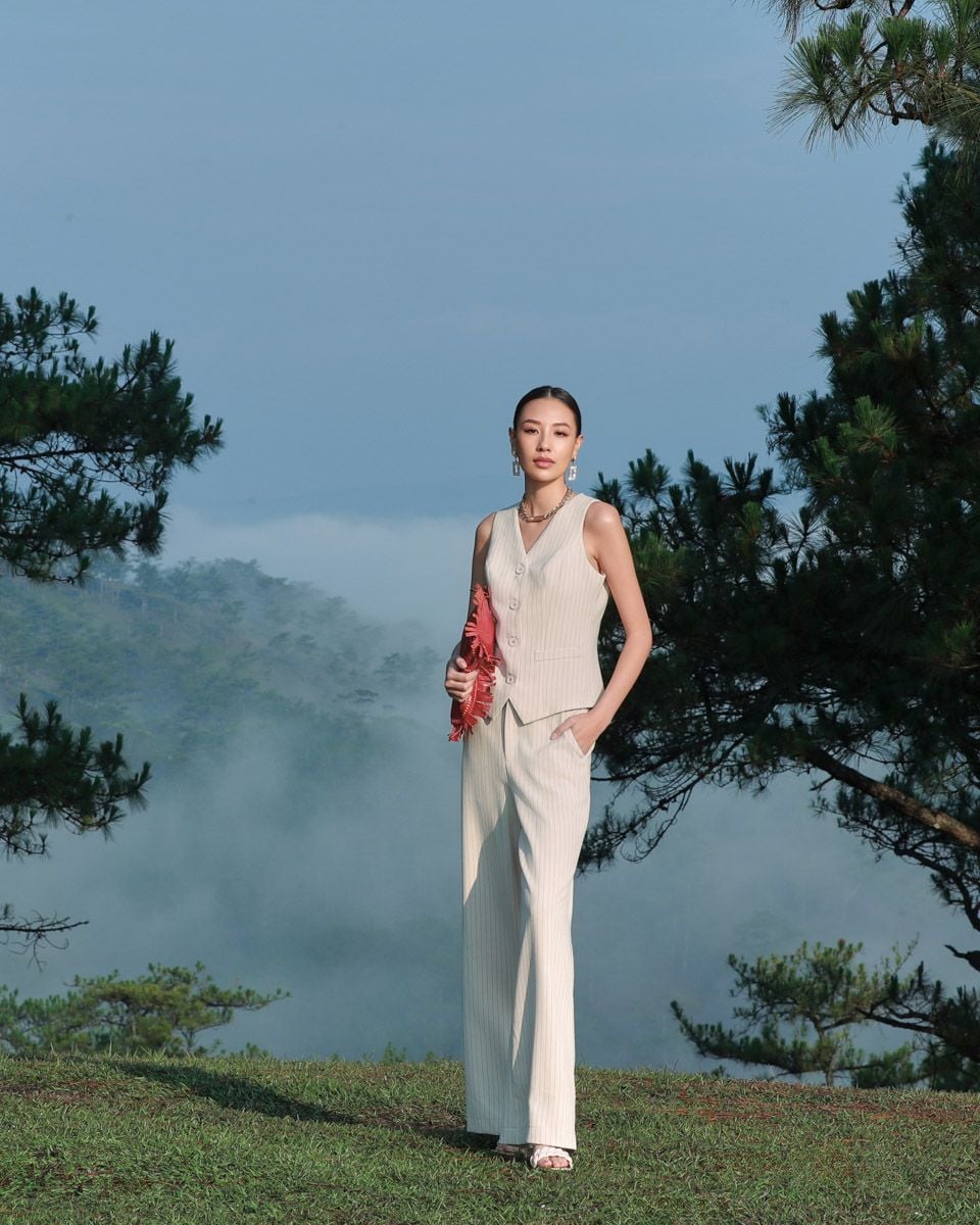 Quần Dài Linen Kem Sọc Into The Wood