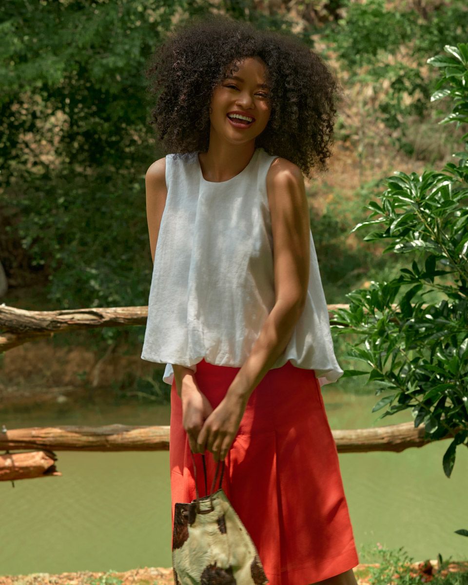 Quần Short Linen Cam Into The Wood