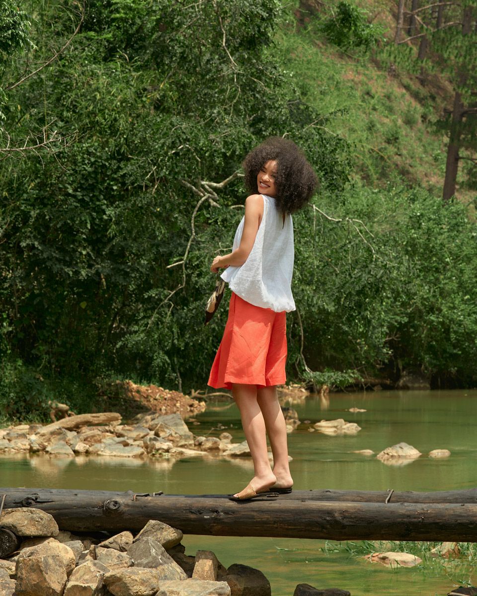 Áo Kiểu Linen Trắng Into The Wood