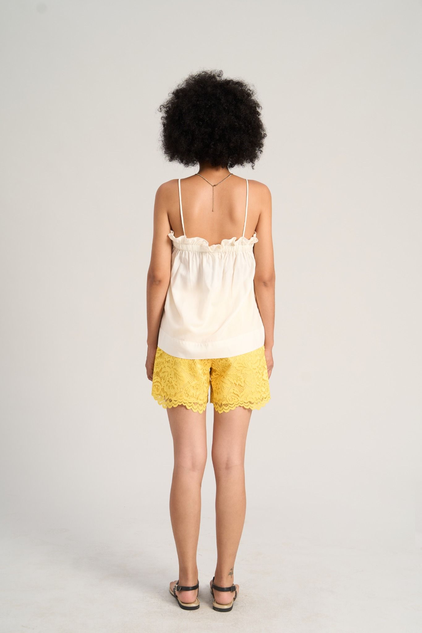 Áo Kiểu Nữ Kem Croptop 2 Dây Sắc Màu Tự Do
