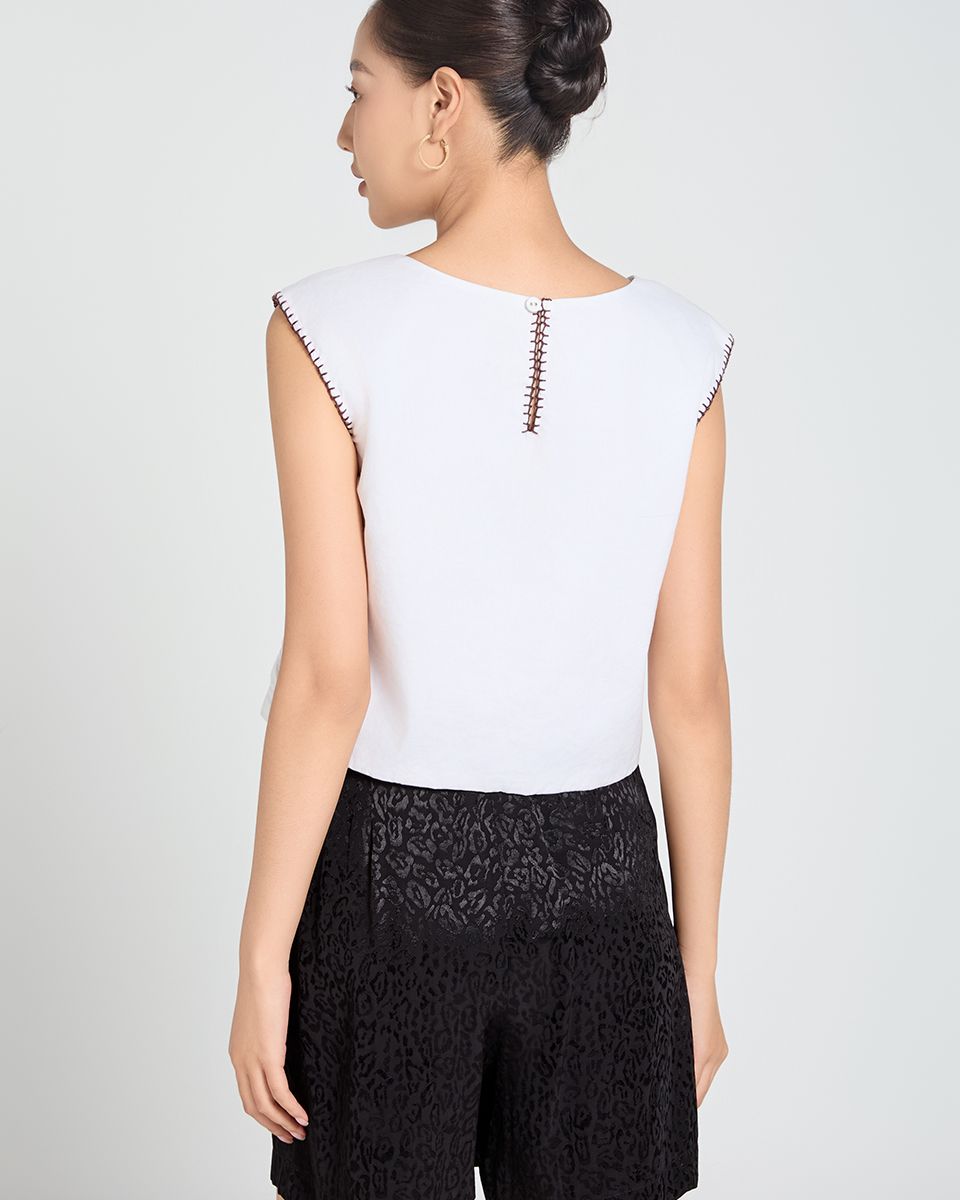 Quần Short Lụa Nữ Đen Họa Tiết A Touch Of Effortless Elegance