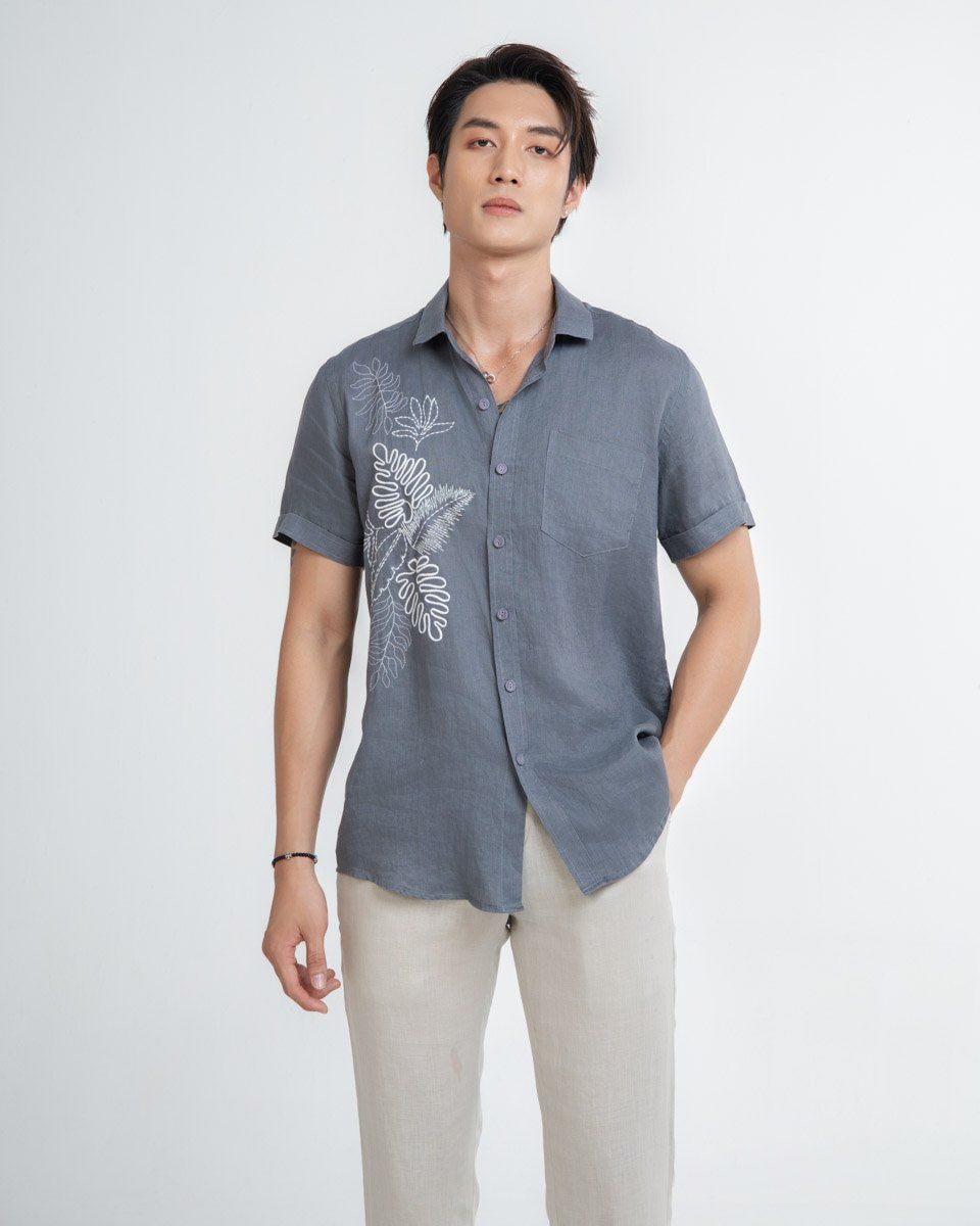 Áo Sơ Mi Linen Nam Xám Thêu Tay Ngắn