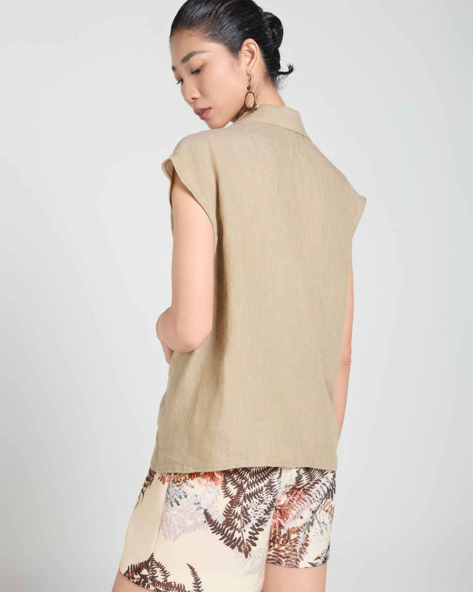 Quần Short Nữ Gấm Kem Họa Tiết A Touch Of Effortless Elegance