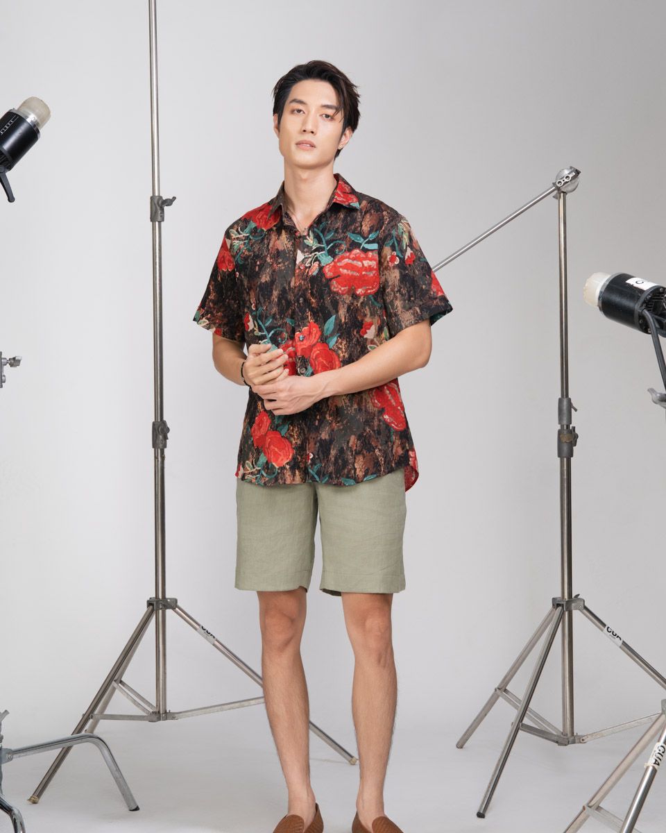 Áo Sơ Mi Nam Linen Nâu Hoa Đỏ Tay Ngắn