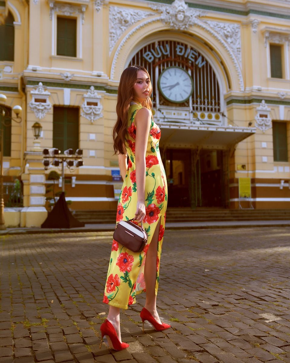 Sườn Xám Lụa Vàng Hương Xuân