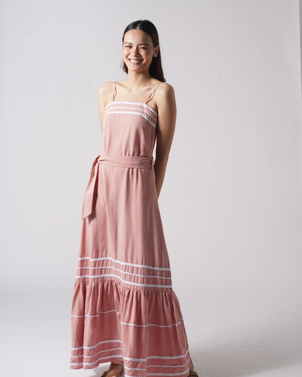 Đầm Linen Hồng Hai Dây Phối Dây Ren