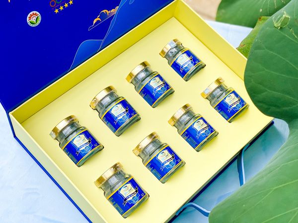 Hộp quai da 8 Hũ - Loại 5g Yến/Hũ Chưng Đông Trùng Phù Hợp Cho Nam Giới Và Người Cần Nâng Cao Thể Trạng Sức Khỏe