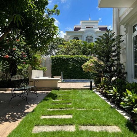 THI CÔNG SÂN VƯỜN BIỆT THỰ 200M2 - QUẬN 7