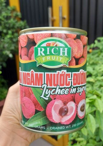 Thùng 12 lon Vải Ngâm nước đường Rich 580gr - date 2026