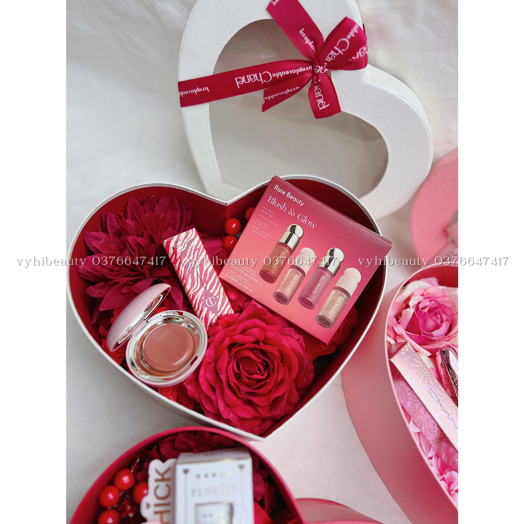 Hộp quà trái tim nắp xuyên thấu 23 x 20 x 10 cm