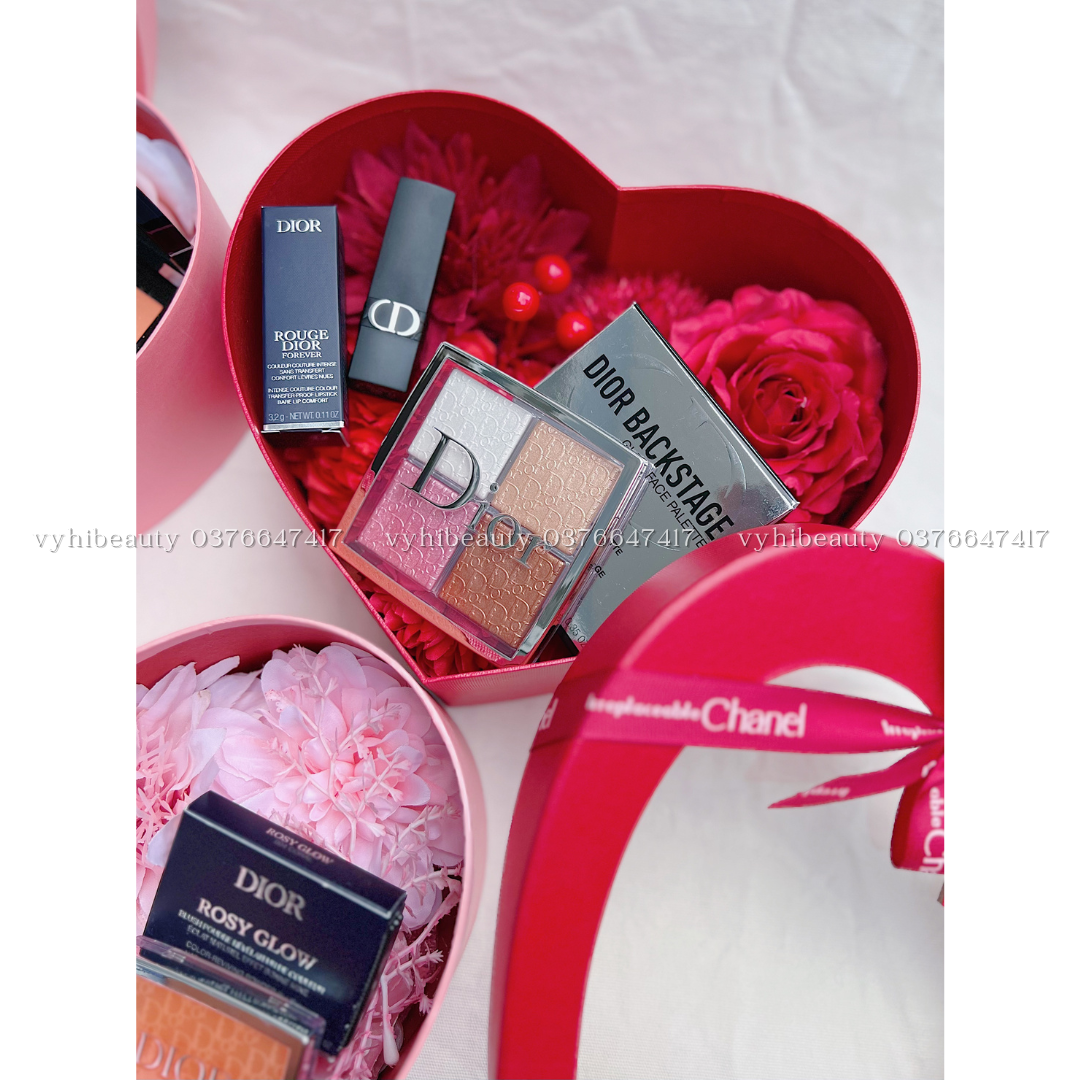 Hộp quà trái tim nắp xuyên thấu 23 x 20 x 10 cm