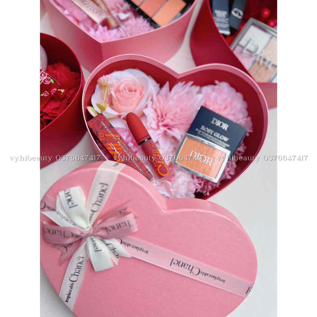 Hộp quà trái tim nắp kín 23 x 20 x 10 cm