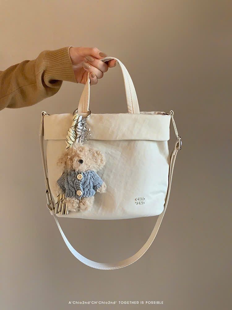 Túi Chio2nd vải dù kèm charm