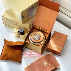Set cushion Whoo Radiant Essence 15g kèm lõi refill + 1 cọ tán + 1 bao đựng