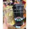 Tẩy body Revolution x Friends gồm ly nhựa