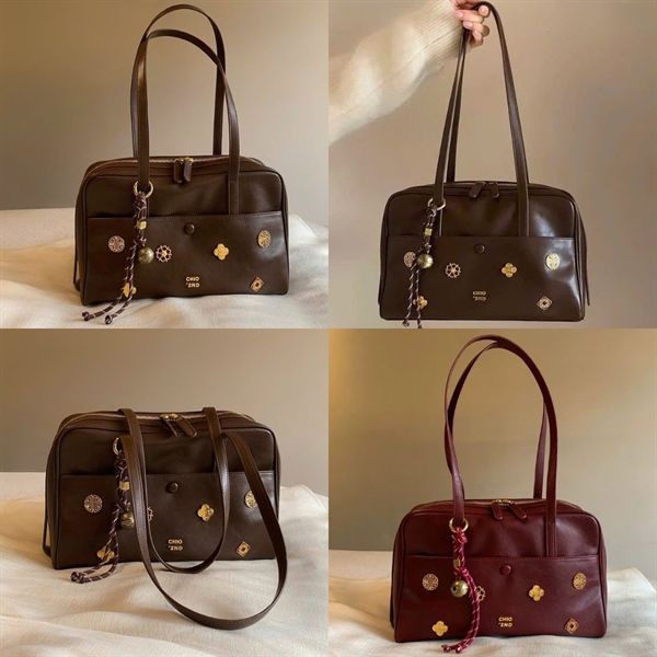 Túi trống Chio2nd Tử Cấm Thành kèm charm lục lạc 33cm