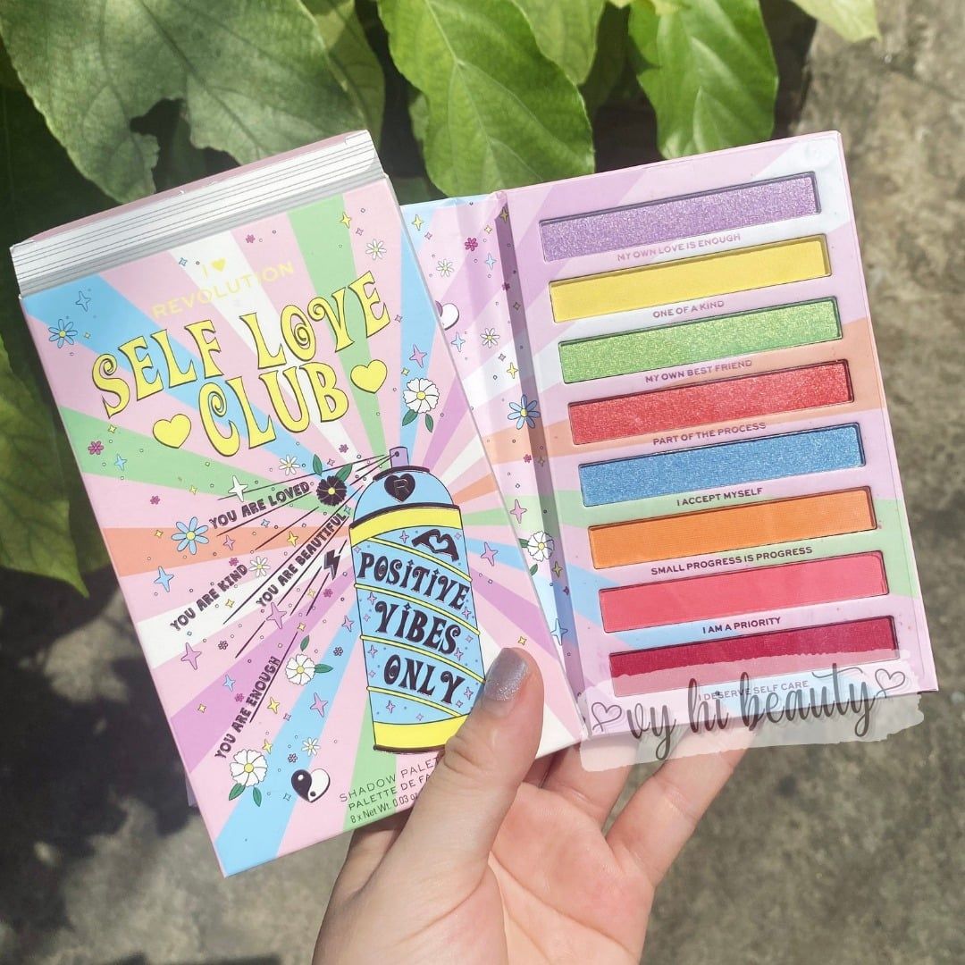 Bảng mắt Revolution Self Love Club 8 ô