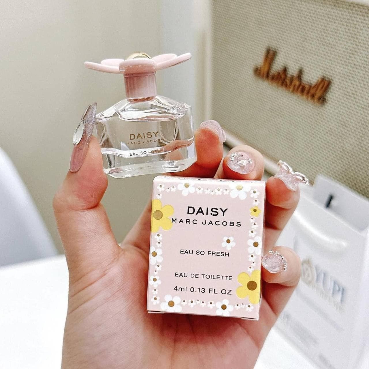 Nước hoa Marc Jacobs Daisy Eau so Fresh EDT 4ml