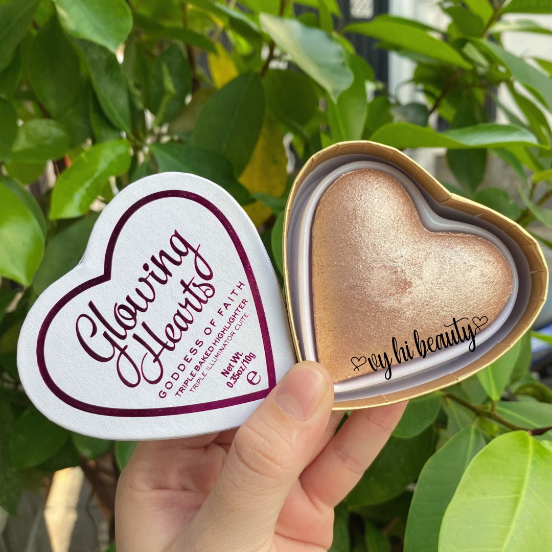 Bắt sáng Revolution Glowing Hearts