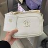 Túi đeo chéo MLB NY trắng 20 x 15 x 10 cm
