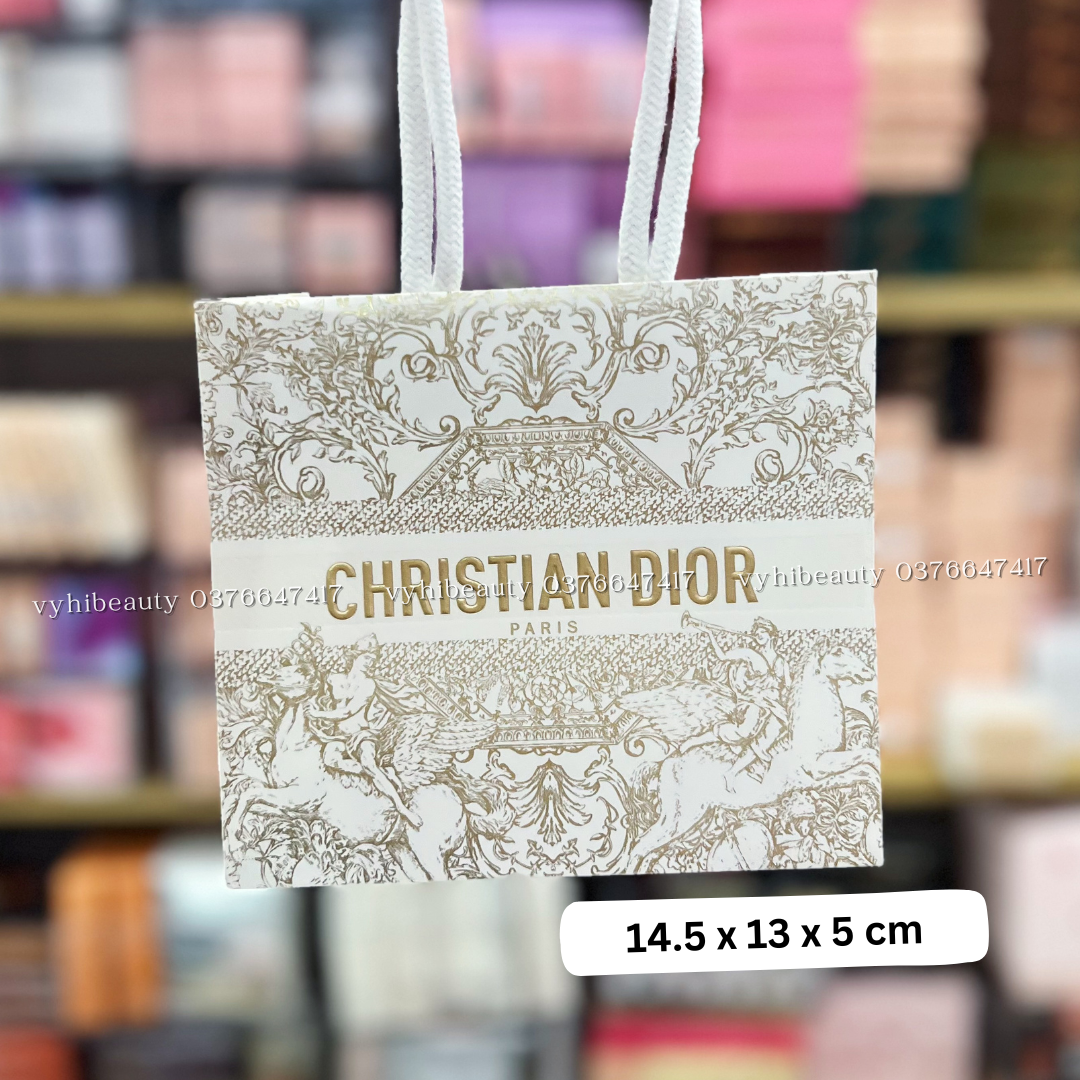 Túi giấy Dior kem viền vàng logo kèm dây vải