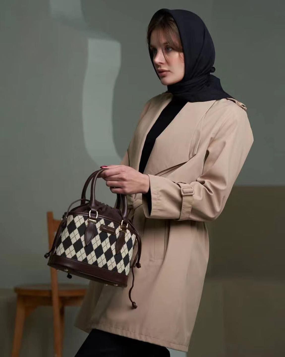 Túi David Jones kẻ hình thoi 25 x 17 x 11 cm