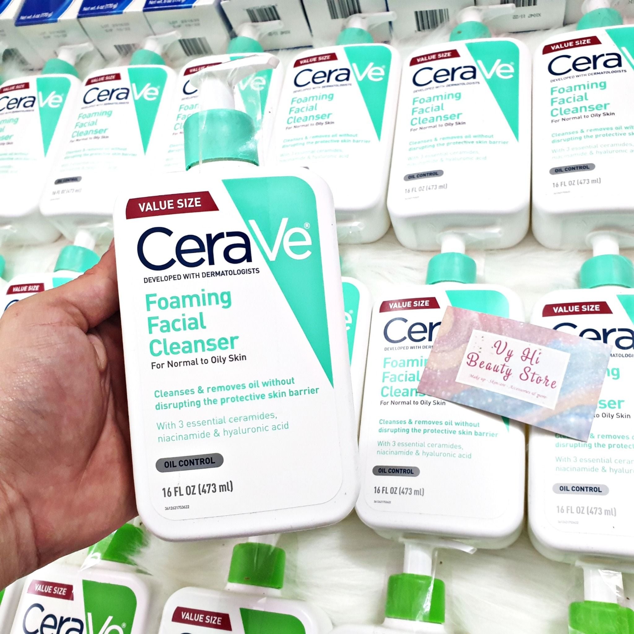 Sữa rửa mặt Cerave Hydrating Cream-to-foam cho da khô 473ml