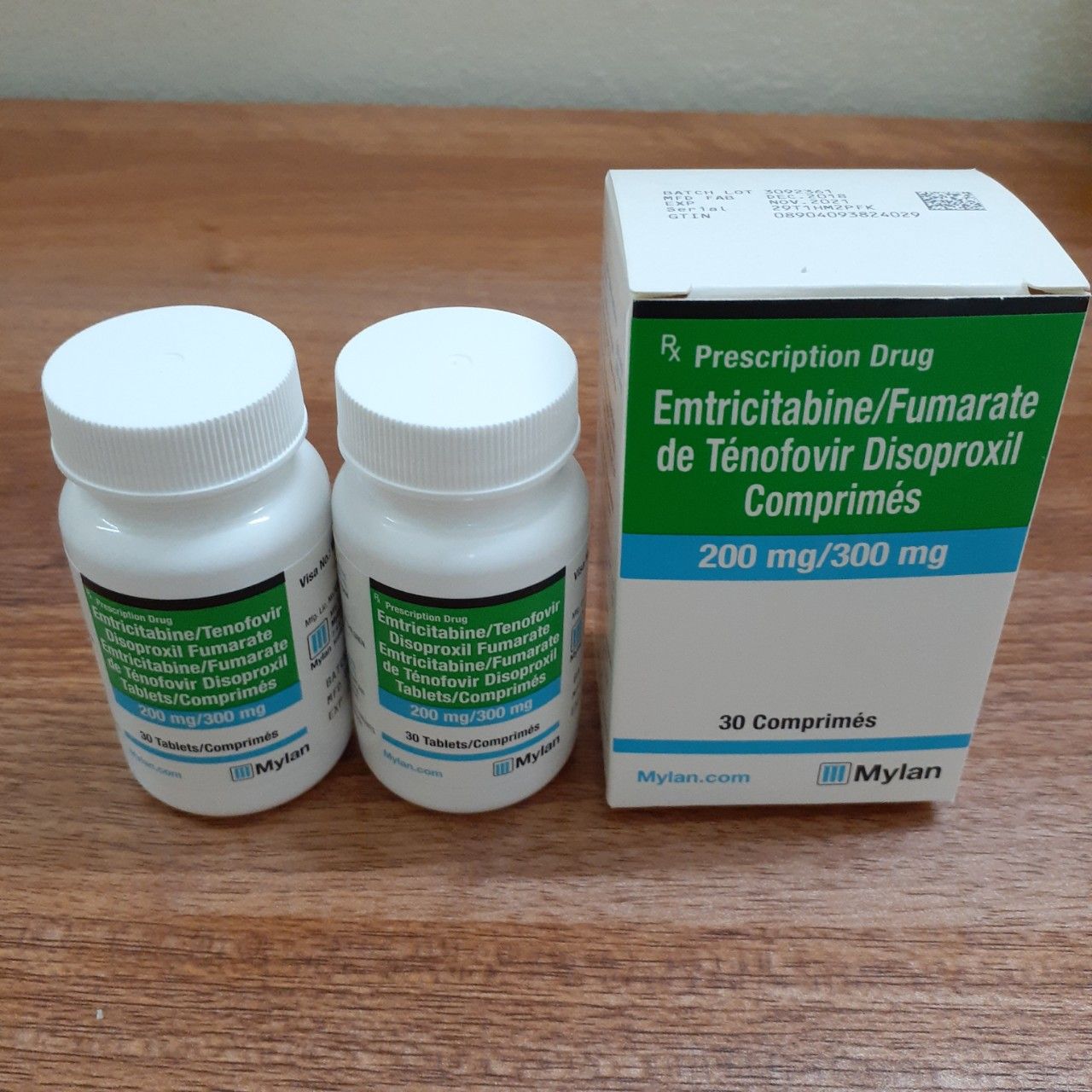  Tenofovir Emtricitabine 200/300mg lọ 30 viên Mylan 
