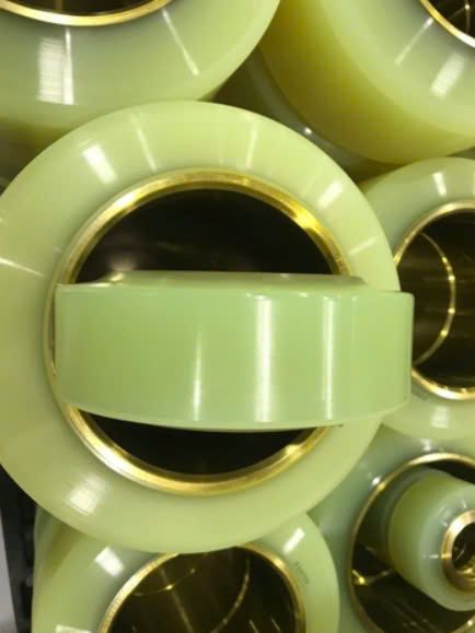 Bánh xe nâng điện PU 180*75 hiệu OMC