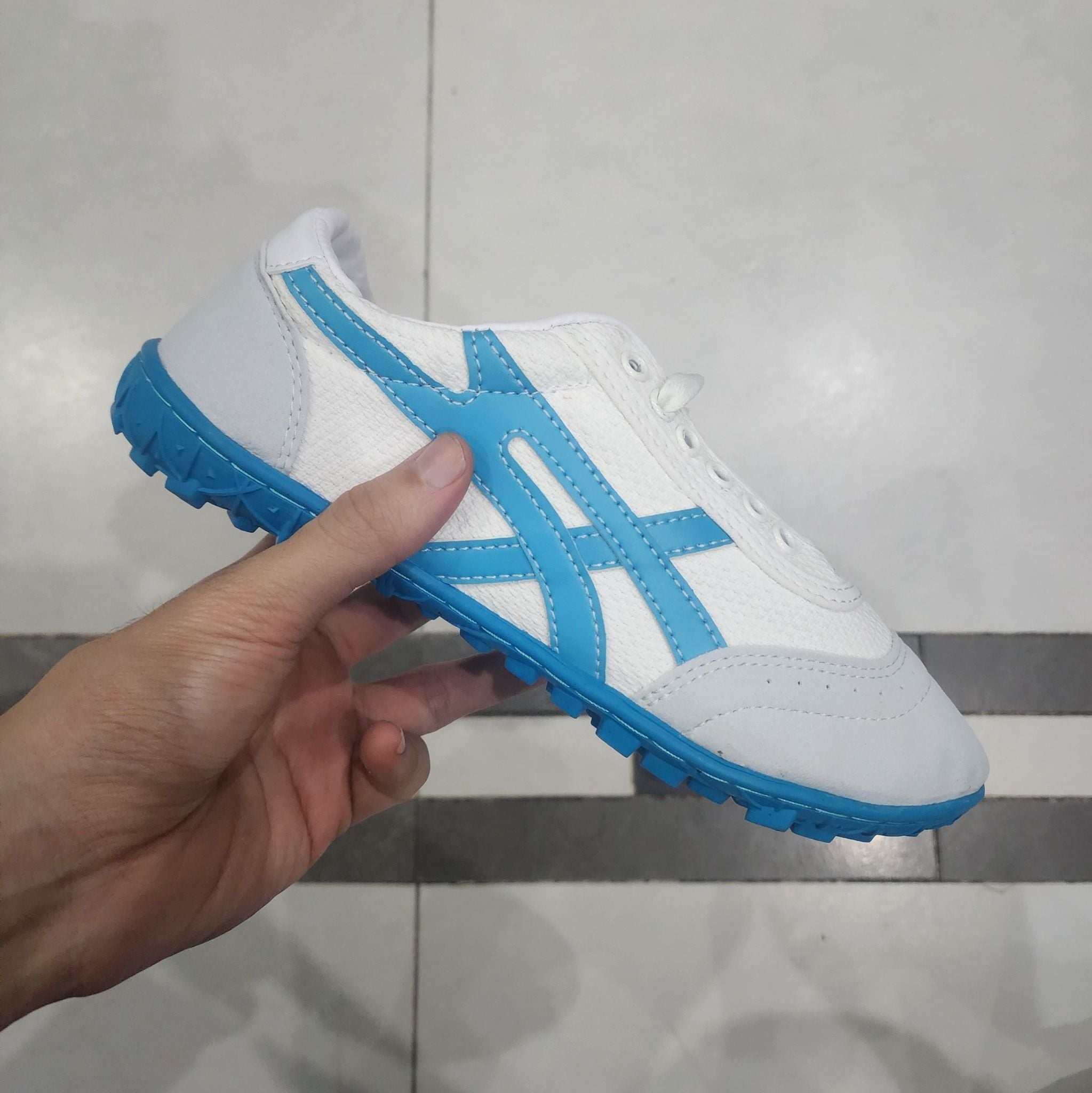  Giày Bata ráp đế cao su - Giày đá bóng sân cỏ nhân tạo 