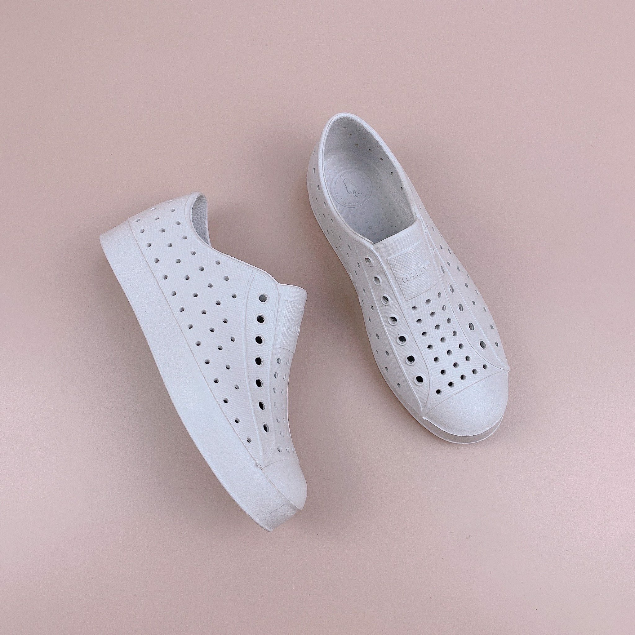 Giày Native bảng màu pastel 2