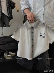 Áo sơ mi QC trắng loang ghi chữ Miu Miu bé trai size 110-150