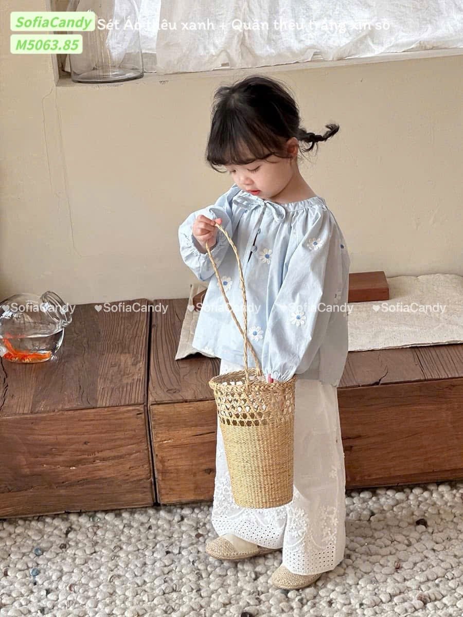 M5063 - Set bộ Mia Kids áo xanh thêu hoa trắng phối quần trắng bé gái size 1-10y