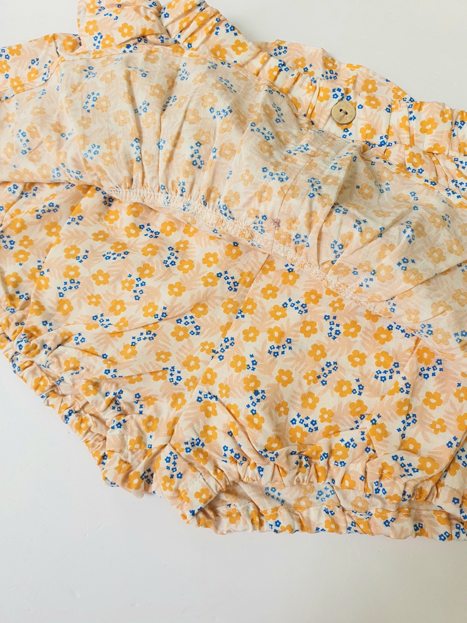 Bộ Bee Mon áo cotton trắng bèo vai - chân váy liền quần xếp tầng 2 màu hoa size 100 - 150