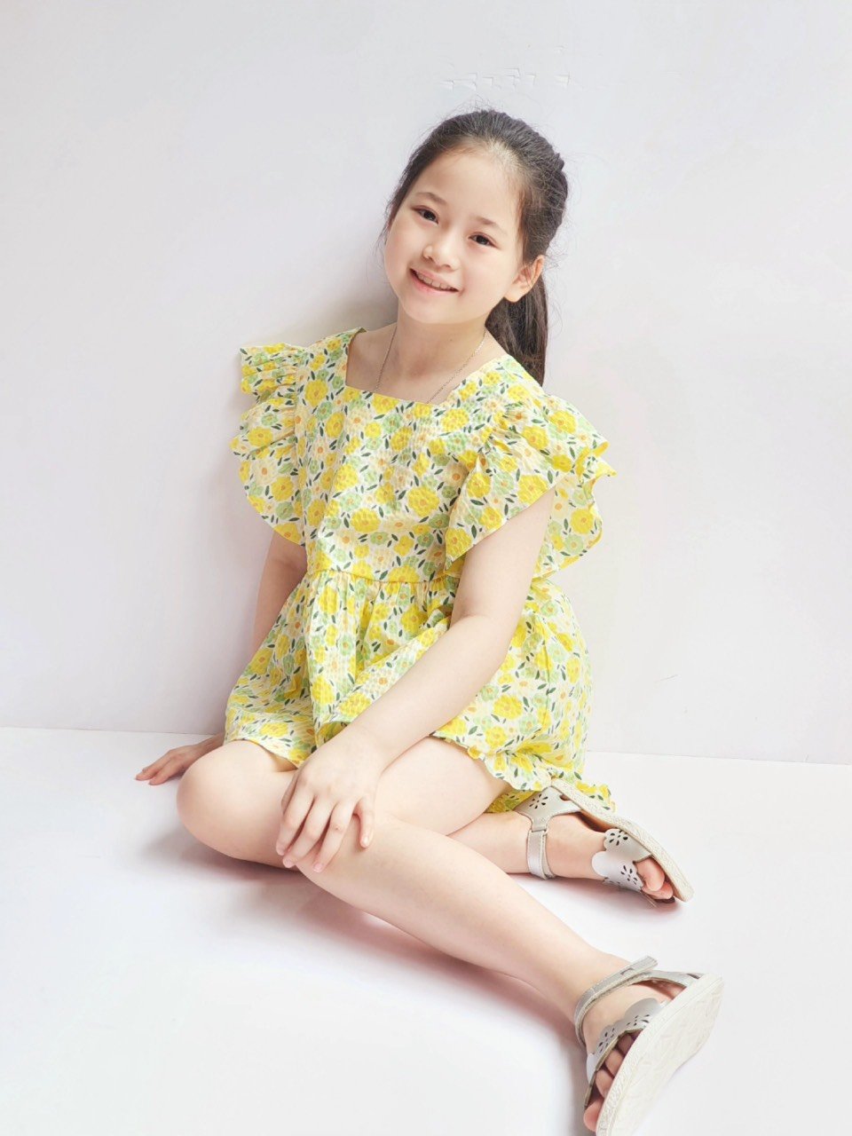 Bộ thô nhăn xuất Hàn nhún eo tay cánh tiên 2 màu size 100 - 140