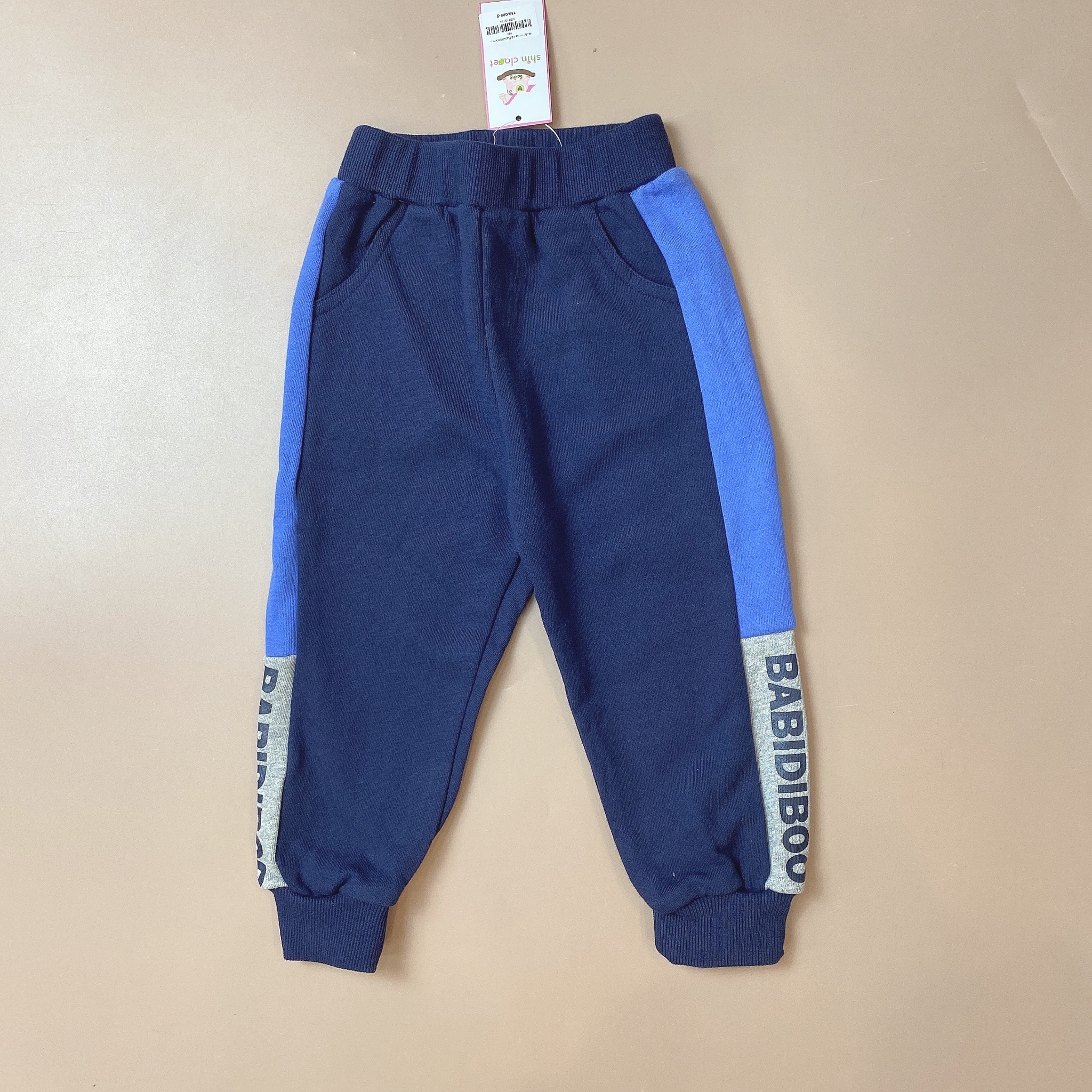 Quần nỉ da cá Babidiboo màu navy phối xanh ghi in chữ size 100 - 140