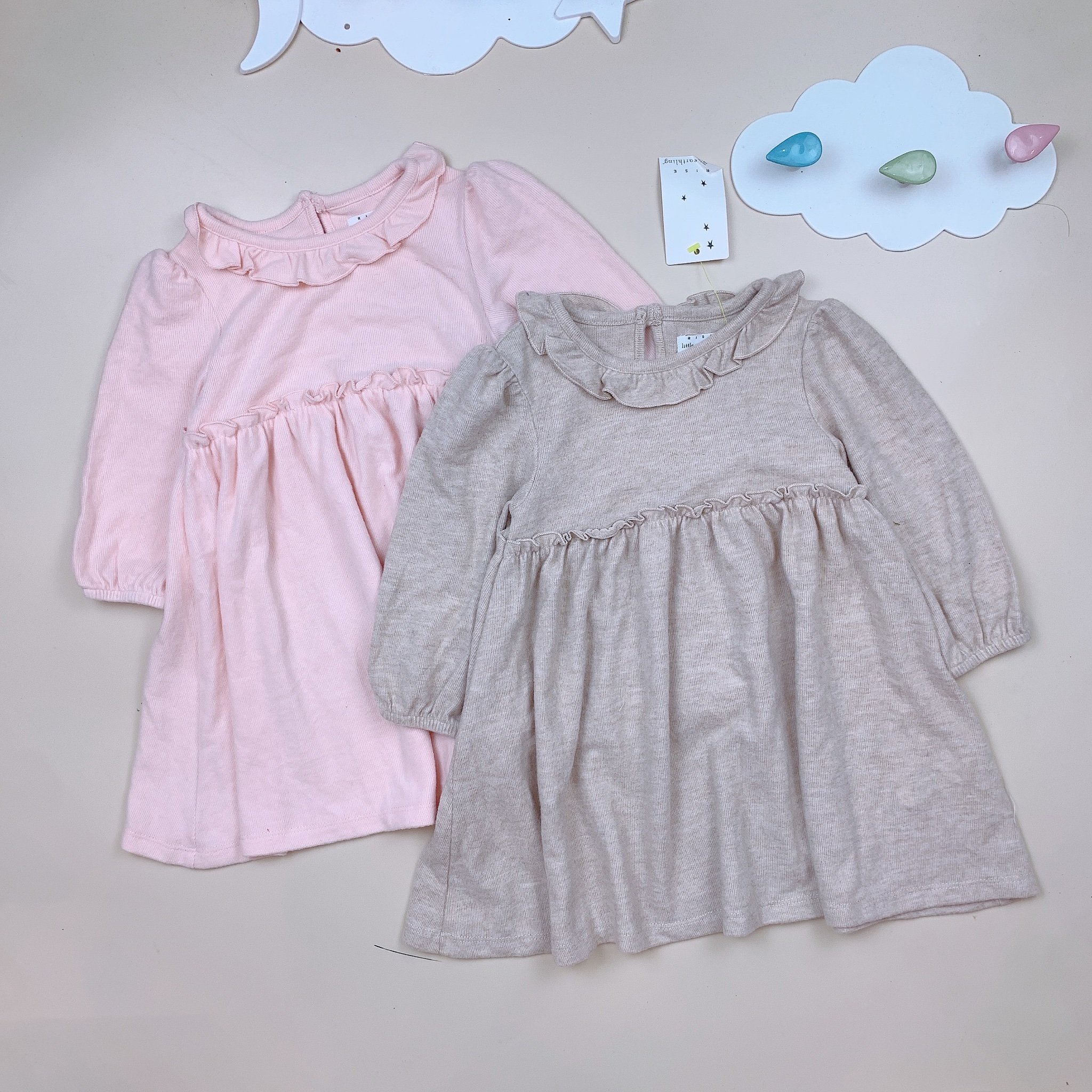 Váy len Little Earthling 2 màu hồng/nâu be size 1-6y