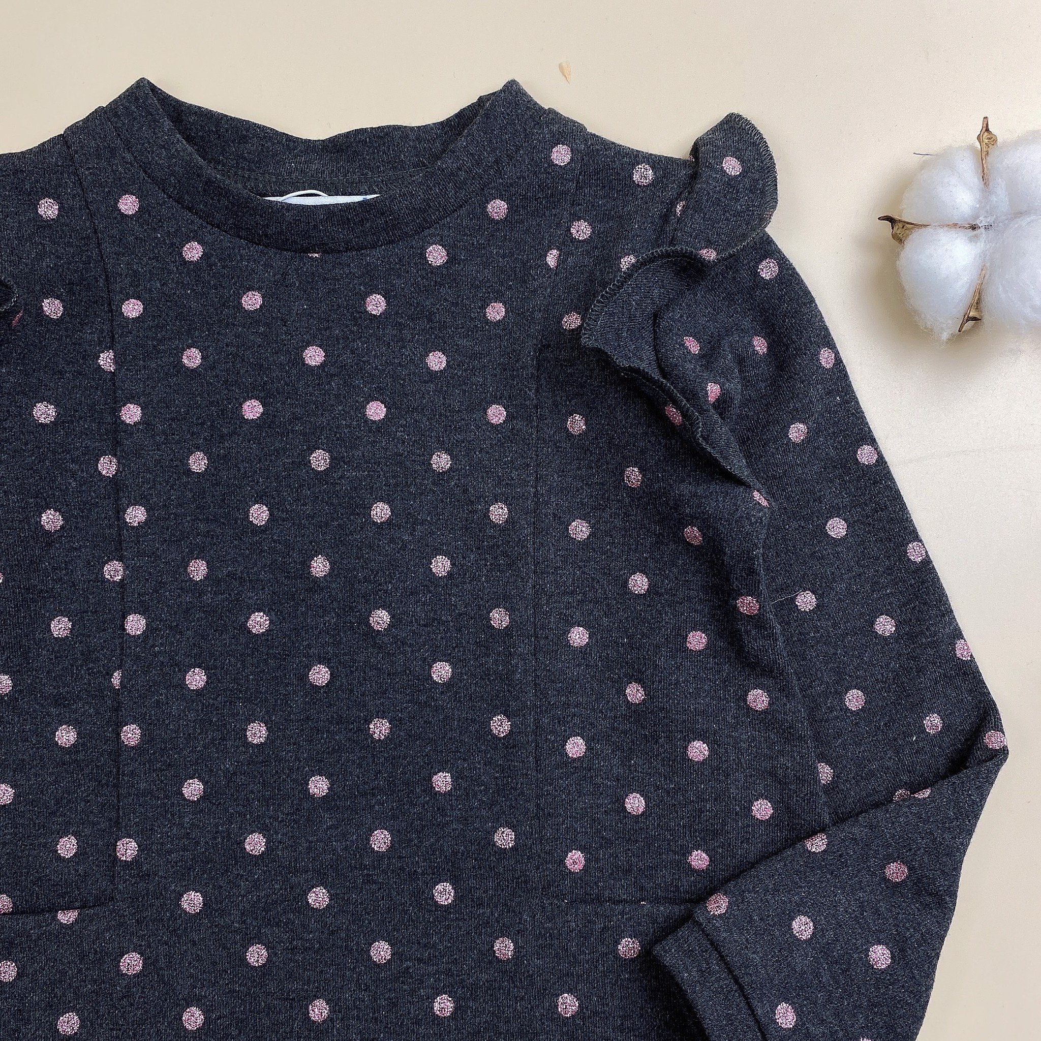 Váy nỉ Mayoral màu ghi chấm bi nhũ hồng vai cánh tiên size 3 - 9y