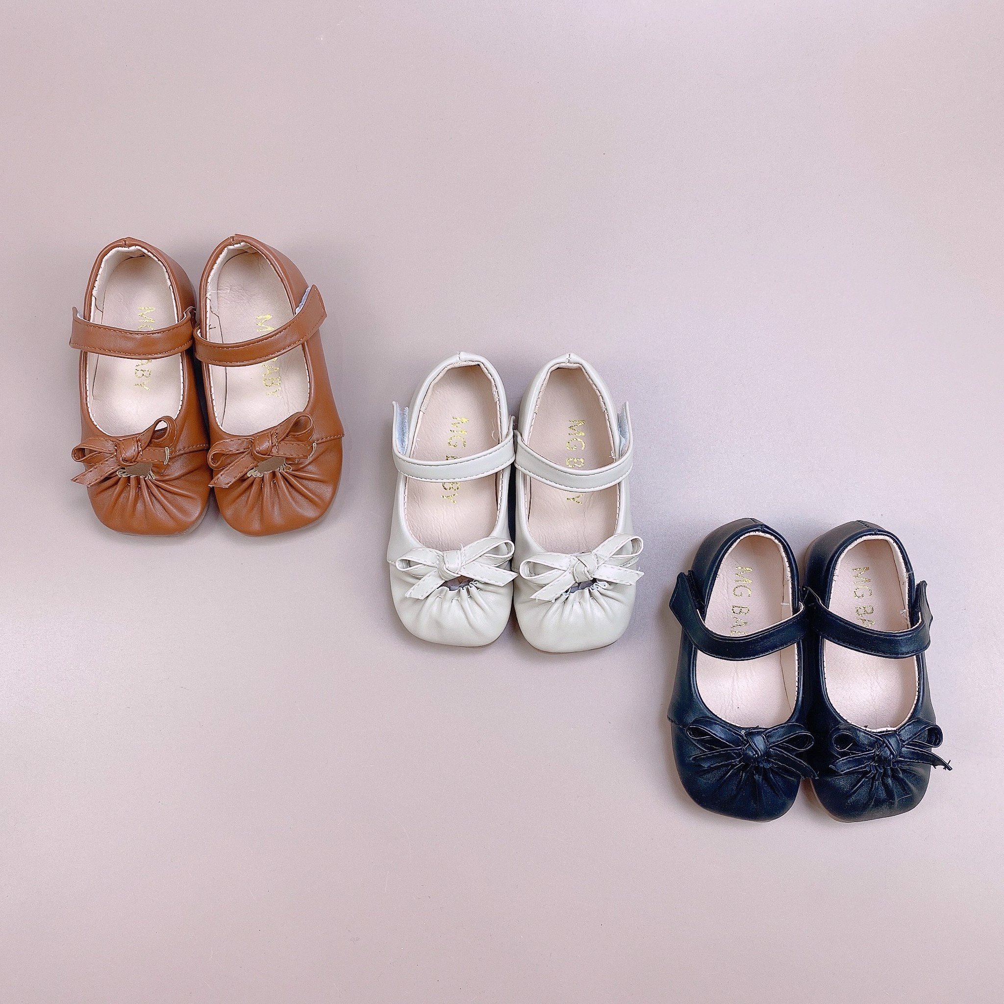 V971 - Giày MG Baby mũi chun đính nơ 3 màu BG
