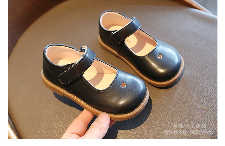 V723 - Giày MG Baby khoét tim 3 màu nâu / kem / đen size 21-30