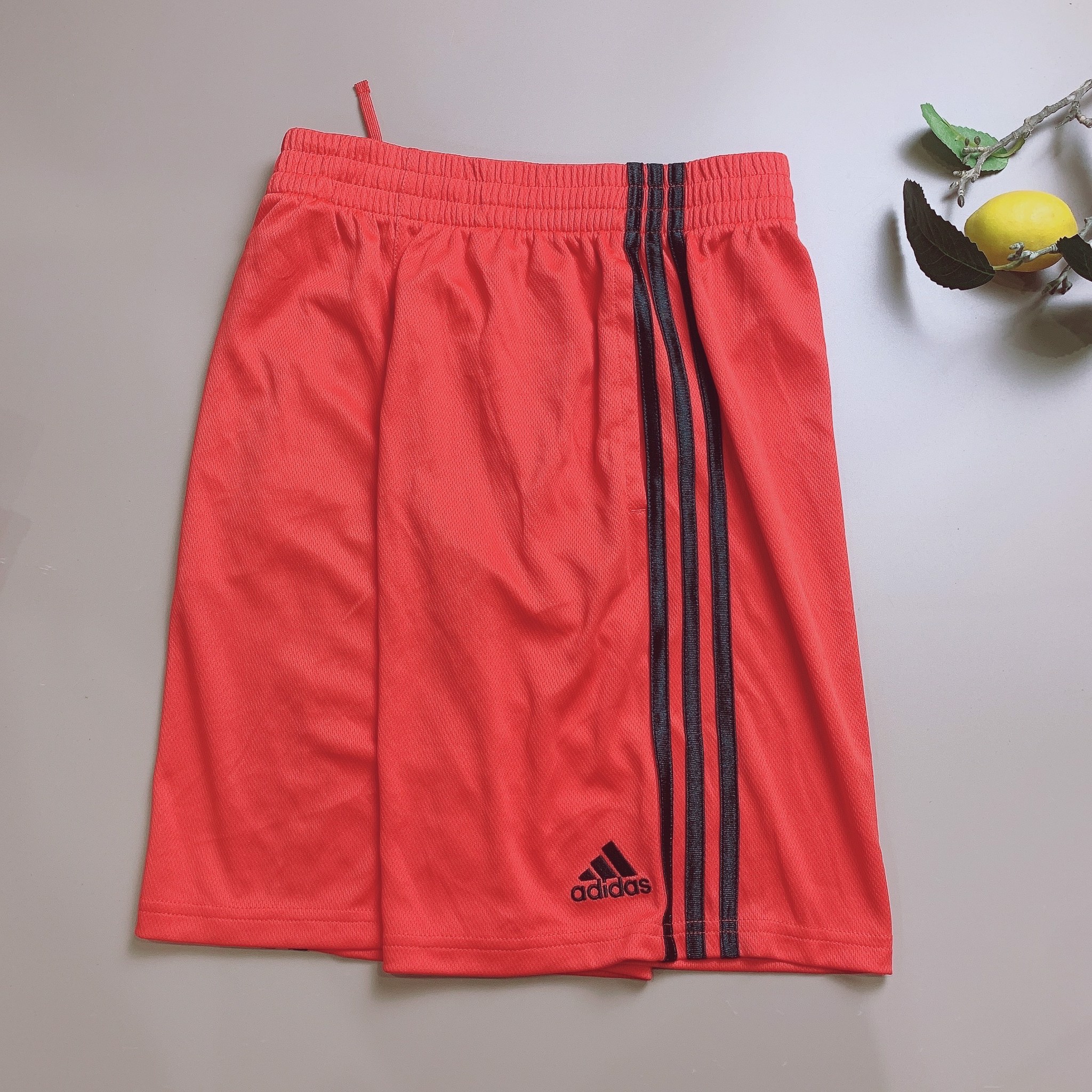 Quần thể thao Adidas sọc hông - gấu thêu chữ + logo 3 sọc