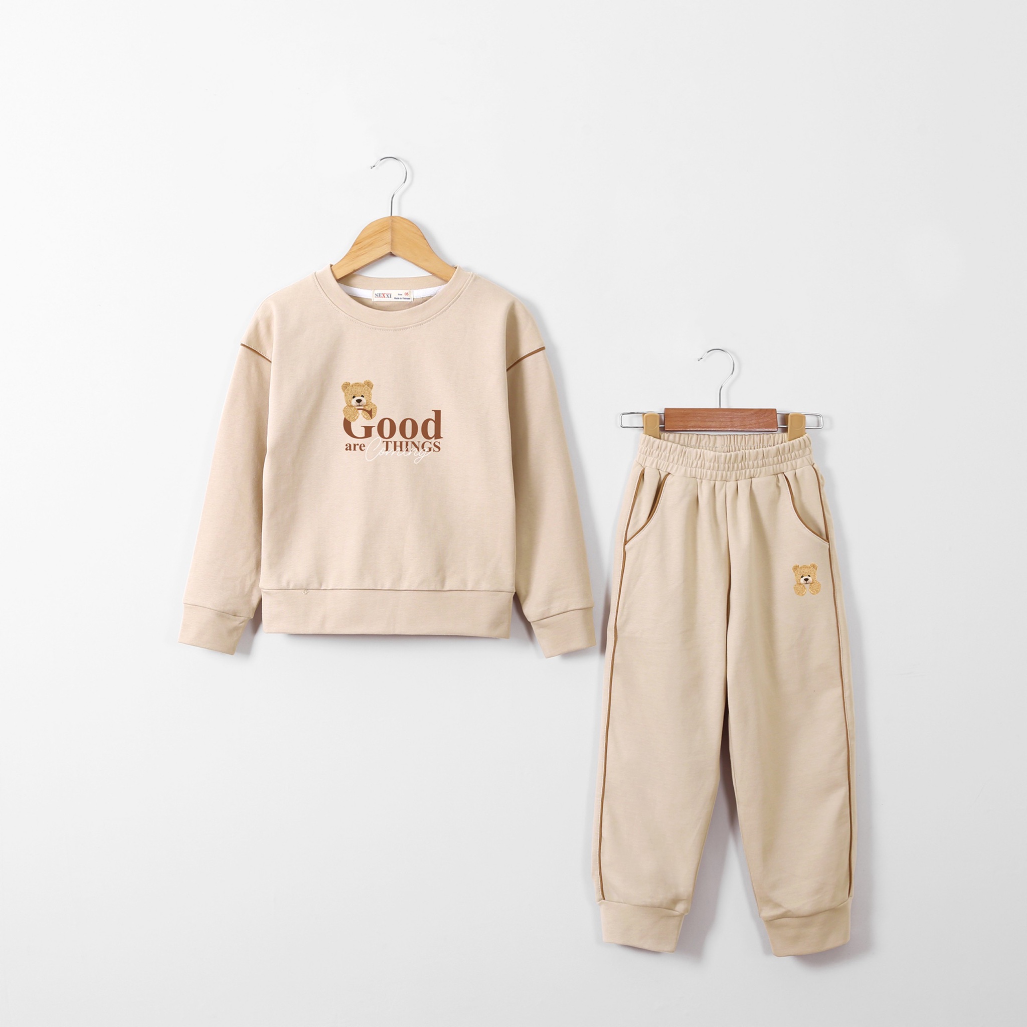 Bộ thun dày Nexxi hình gấu Good 2 màu be / nâu size 3 - 10y