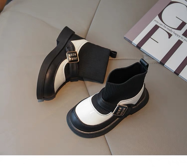 MQ - A31 - Boot cổ chun 2 màu đen / trắng size 26 - 36