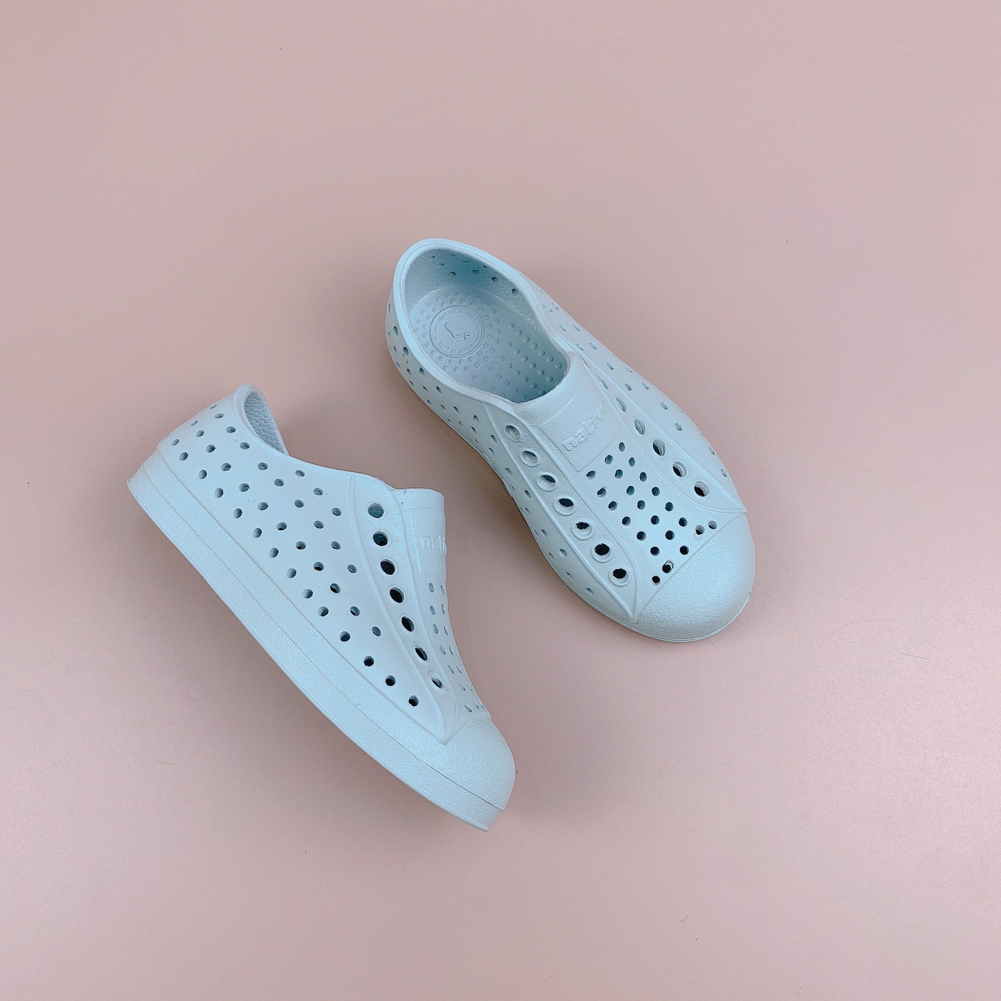 Giày Native bảng màu pastel 1
