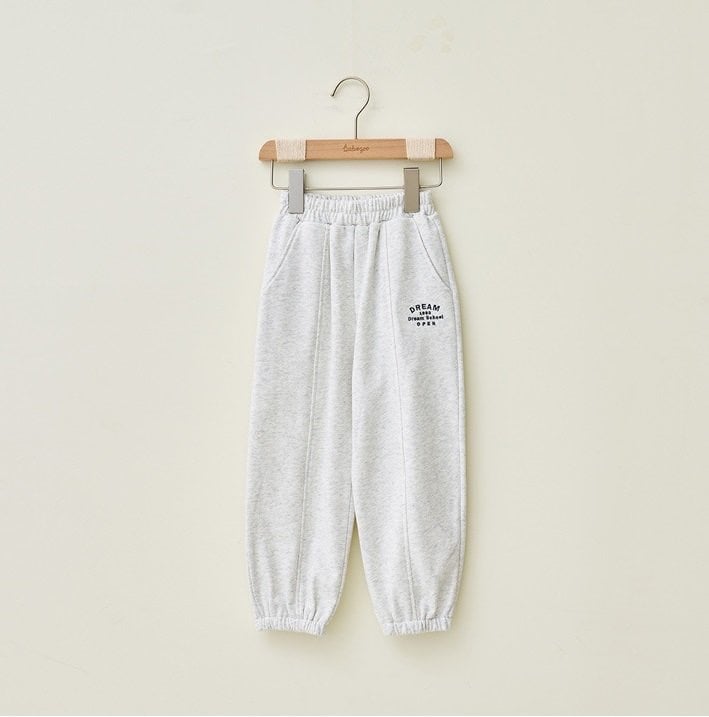 Quần nỉ da cá Bebezoo thêu chữ Dream 4 màu cho bé size 100-150