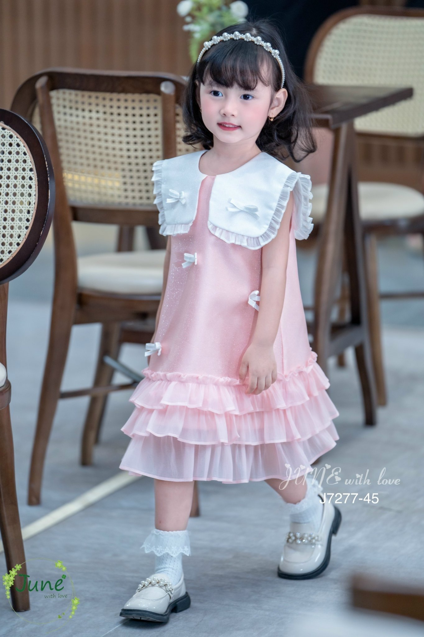 Váy dự tiệc sát nách June màu hồng cam đào nhũ phối cổ trắng đính nơ size 1 - 10y
